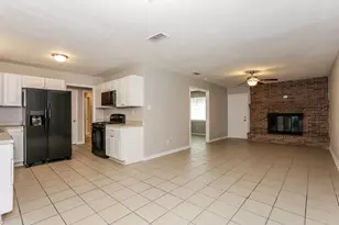 115 Brook Hollow Dr, DeSoto, TX 75115 - Photo 3