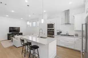8116 Radnor Rd, Dallas, TX 75231 - Photo 9