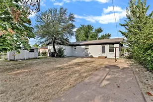 4208 Huckleberry Cir, Dallas, TX 75216 - Photo 17