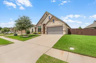 1012 Whitetail Ct, Joshua, TX 76058 - Photo 3