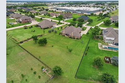 186 Las Colinas Trail, Cross Roads, TX 76227 - Photo 31