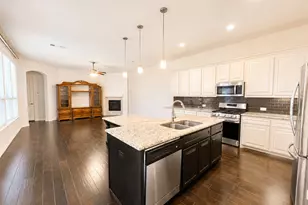 1033 Lone Ivory Trail, Arlington, TX 76005 - Photo 5