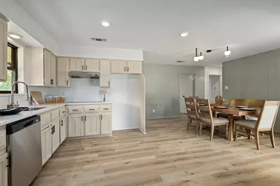 215 N Casa Grande Circle, Duncanville, TX 75116 - Photo 11