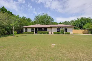 215 N Casa Grande Circle, Duncanville, TX 75116 - Photo 1