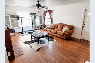 1136 W Long Street, Stephenville, TX 76401 - Photo 5