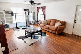 1136 W Long St, Stephenville, TX 76401 - Photo 5