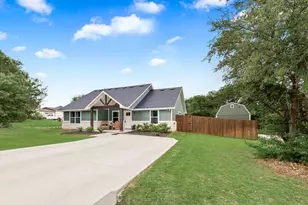 2601 Houston Ct, Granbury, TX 76048 - Photo 3