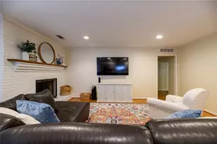 109 N Lois Ln, Richardson, TX 75081 - Photo 3