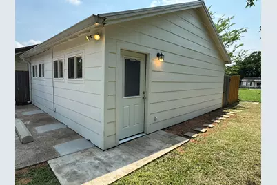 320 W 6th Street, Weatherford, TX 76086 - Photo 1