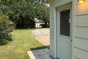320 W 6th St, Weatherford, TX 76086 - Photo 3