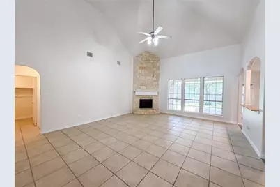 1126 Glencoe Drive, Glenn Heights, TX 75154 - Photo 3