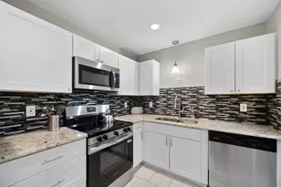 9145 Emberglow Ln, Dallas, TX 75243 - Photo 3