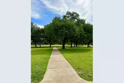 1529 Villars Street, Dallas, TX 75204 - Photo 29