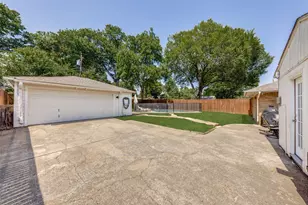 6453 Dunstan Ln, Dallas, TX 75214 - Photo 23