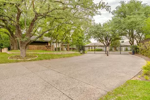 2144 Fountain Square Dr, Fort Worth, TX 76107 - Photo 37