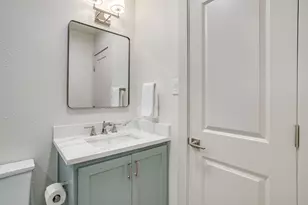 2144 Fountain Square Dr, Fort Worth, TX 76107 - Photo 13