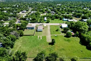 811 SW 15th St, Mineral Wells, TX 76067 - Photo 1