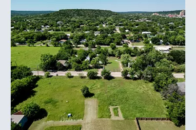 811 SW 15th Street, Mineral Wells, TX 76067 - Photo 3
