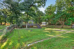 1001 Leaning Oak Dr, Tool, TX 75143 - Photo 11
