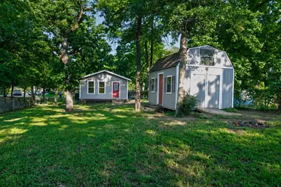 1001 Leaning Oak Drive, Tool, TX 75143 - Photo 9