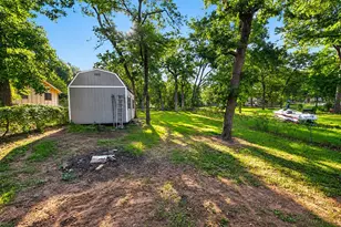 1001 Leaning Oak Dr, Tool, TX 75143 - Photo 15