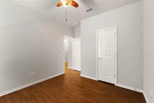 2905 Pacifico Wy, Fort Worth, TX 76111 - Photo 11