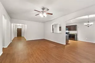 2905 Pacifico Wy, Fort Worth, TX 76111 - Photo 9