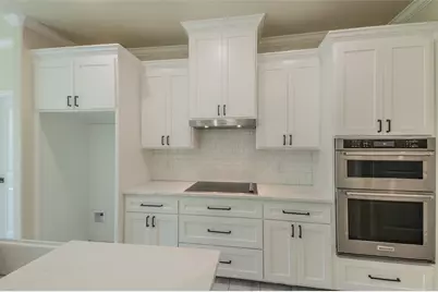 2719 Sycamore Court, Granbury, TX 76048 - Photo 9