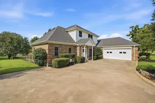 303 Kiowa Dr W, Lake Kiowa, TX 76240 - Photo 3
