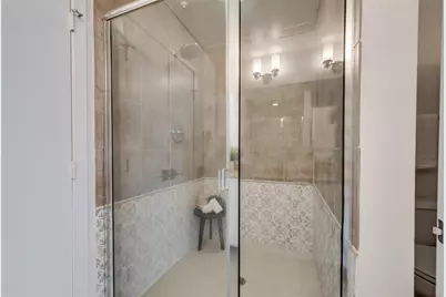 1001 Belleview Street #703, Dallas, TX 75215 - Photo 17