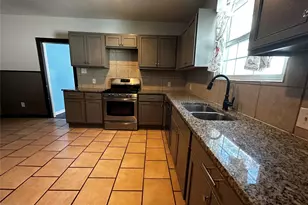 1009 E Humbolt St, Fort Worth, TX 76104 - Photo 5