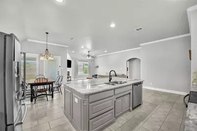 1904 Town Creek Circle, Weatherford, TX 76086 - Photo 11