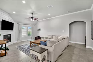 1904 Town Creek Cir, Weatherford, TX 76086 - Photo 15