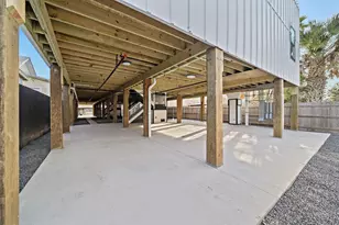 808 Sealy St, Galveston, TX 77550 - Photo 23