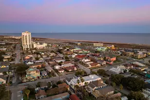 808 Sealy St, Galveston, TX 77550 - Photo 25