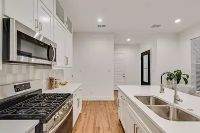 217 W Yarmouth Street, Dallas, TX 75208 - Photo 11