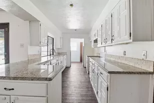 2604 Woodside Dr, Arlington, TX 76016 - Photo 5