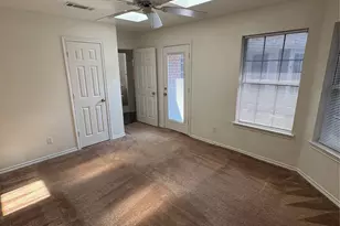 100 Streamside Dr, DeSoto, TX 75115 - Photo 9