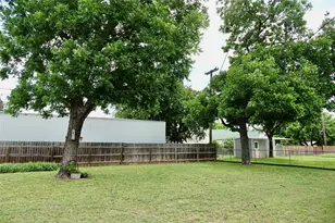 1410 Reynolds St, Goldthwaite, TX 76844 - Photo 21