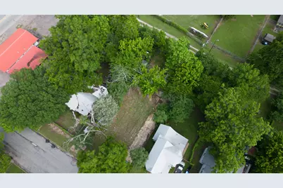 717 W Day Street, Denison, TX 75020 - Photo 9