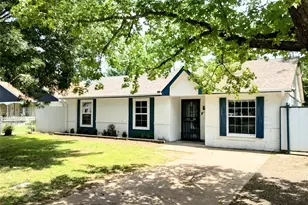 704 Manhattan Dr, Dallas, TX 75217 - Photo 1