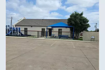 1715 Sandalwood Drive, Grand Prairie, TX 75052 - Photo 3