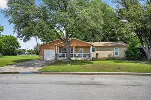 3272 Mimosa Park Dr, Richland Hills, TX 76118 - Photo 1