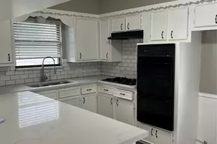 324 W Young St, Howe, TX 75459 - Photo 5