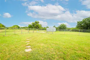 228 Brown Creek Rd, Weatherford, TX 76085 - Photo 9