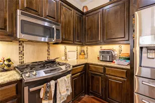 1226 Autumn Mist Way, Arlington, TX 76005 - Photo 11