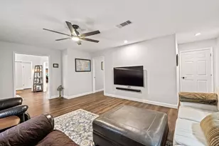 410 De La Cruz St, Weatherford, TX 76085 - Photo 21