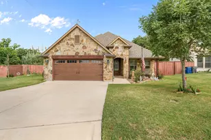 606 Hillside Cir, Little Elm, TX 75068 - Photo 1
