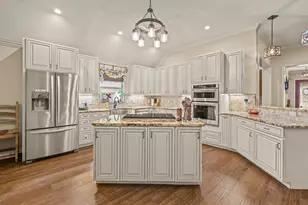 606 Hillside Cir, Little Elm, TX 75068 - Photo 13