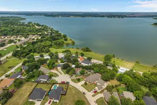 606 Hillside Cir, Little Elm, TX 75068 - Photo 7